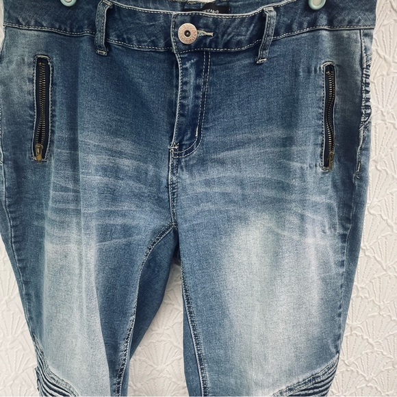 Ashley Stewart Distressed Denim Jeans Paneled Knees Women’s Size 12 Ankle Zipper - Picture 5 of 6